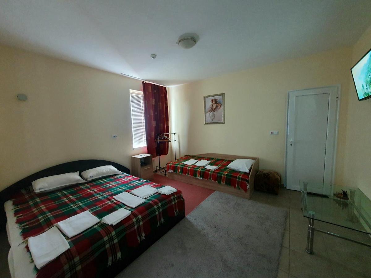 Viriks Hotel Burgas Stad Buitenkant foto