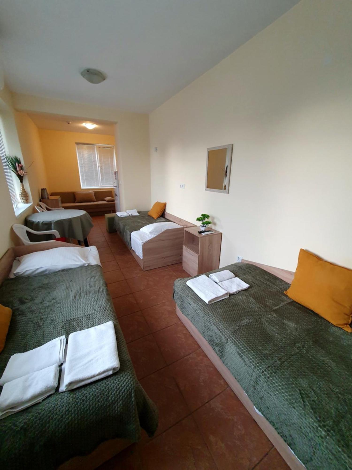Viriks Hotel Burgas Stad Buitenkant foto