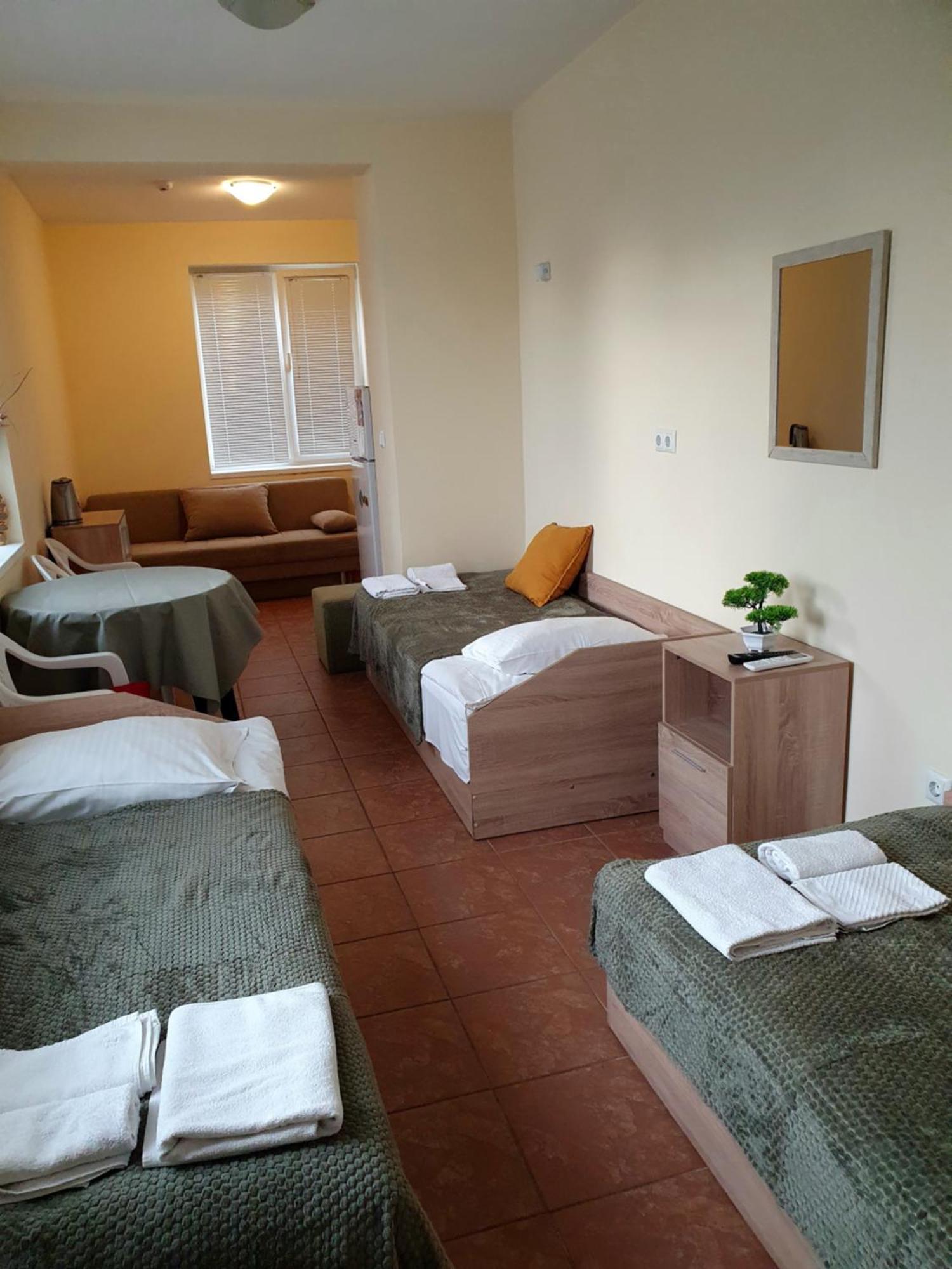 Viriks Hotel Burgas Stad Buitenkant foto